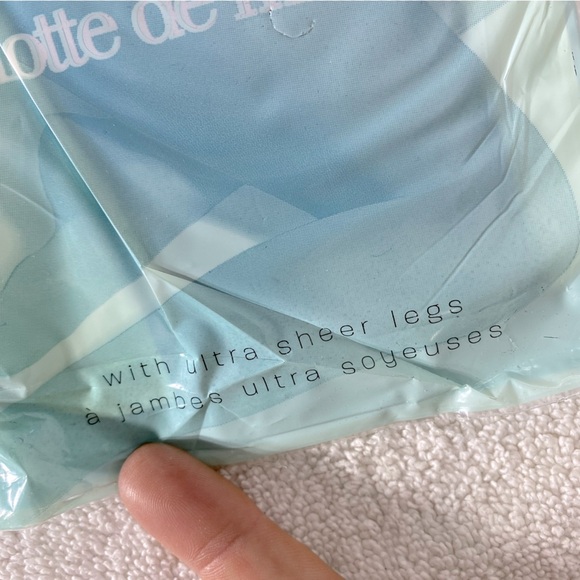 Vintage Enchantress Ultra Control Top Pantyhose In Taupe & Beige x2 NWT - Picture 8 of 12